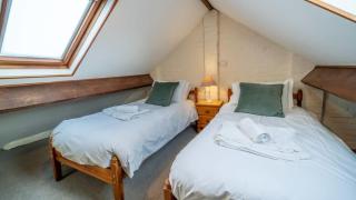 Duo of Lovely Holiday Cottages nr Bude - Sleeps 10 - 4