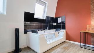 Suite Rose #3#- Ambiance cosy & Jacuzzi-self check-in - Roubaix - 5