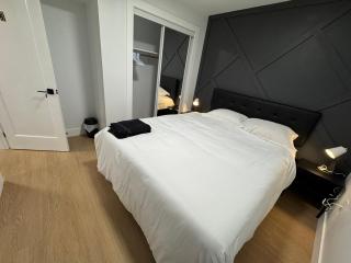 Entire Unit2 Airport Free Pkg Sep Entrance NewReno - Toronto - 9