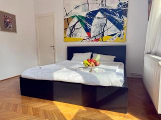Lovely Bath & Balcony Victory Square 2 Room Apartment - Bucharest - 6