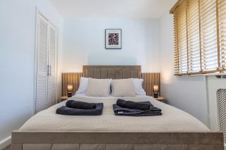 Central Winchester Duplex Apartment Sleeps 6 - Winchester - 5