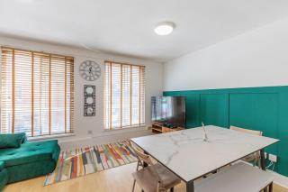 Central Winchester Duplex Apartment Sleeps 6 - Winchester - 3