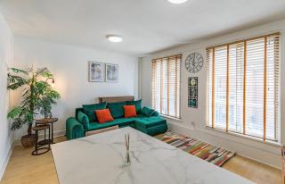 Central Winchester Duplex Apartment Sleeps 6 - Winchester - 4