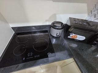 Huge 1BR with Spacious Balcony - Manila - 2