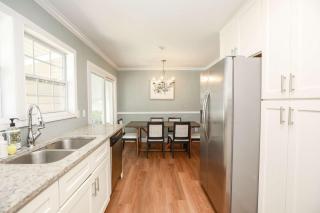 Sojourn Spacious Family Retreat with Fenced Backyard - 5