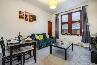 Cheerful 1 Bedroom Homely Apartment, Sleeps 4 Guest Comfy, 1 x Double Bed, 1 x Sofa Bed, Parking, Free WiFi, Suitable For Business, Leisure Guest,Glasgow, Glasgow West End, Near City Centre - Glasgow - 8