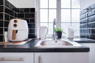 Close to Wembley Stadium, Netflix, Snacks & Coffee, Free Parking, Flat 5B - 9