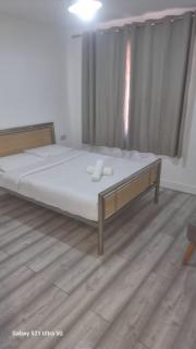 R J 2 bedroom apartment - 5