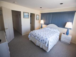Ocean Front, Wi-Fi, Atlantic Views, 10 Beach Badges And Chairs, Outdoor Shower, Jacuzzi-Jet Tub, Decks Ping Pong Table, Private Yard,ship, - Ship Bottom - 6