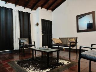 Comfortable, spacious vintage-style house - 1