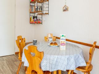 Studio lumineux 26m², 4 pers, proche pistes, sans Wi-Fi - FR-1-807-96 - 2