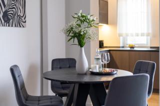 Wielopole Top Floor Apartments by Hostly - 2