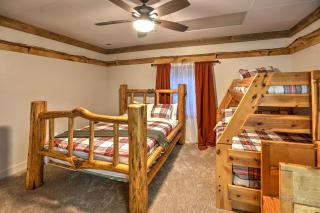 Luxe Family Cabin - - 1