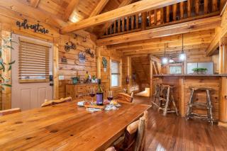 The Big Easy Spacious Mountain Retreat Hot Tub Deck Premier Location - Gatlinburg - 2