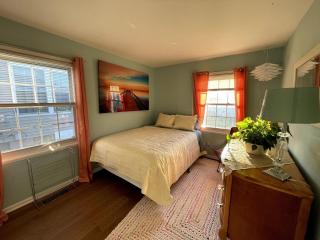 Blue Betty- 3 BDRM Mid-Century Charmer Near Beach - 1