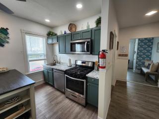Seaside Escape-4BR, Near Casino, Beach & Boardwalk - 4