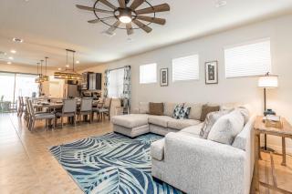 Flash 20 Off Luxury Single Family w Pvt Pool - 9