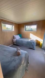 Stylish Cabin Living with Huge Decking sleeps 9 - Mangakino - 4