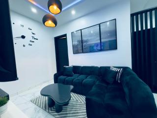 Charming , Cozy and Comfortable - Lagos - 9
