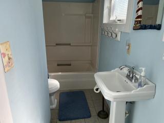 Ship Bottom Ocean Block Updated Raised Rear Cottage 3Rd House Off The Beach 11492 - 4