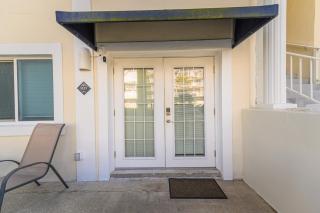 Enchanting 2-Bedroom Ground Floor Beach Condo at Cape Canaveral WiFi & AC - Cape Canaveral - 5