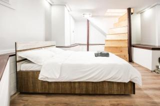 Roman Relics and Modern Style - Unique 1BR Experience - Tbilisi - 9
