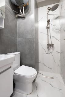 Roman Relics and Modern Style - Unique 1BR Experience - Tbilisi - 7