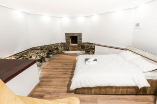Roman Relics and Modern Style - Unique 1BR Experience - Tbilisi - 0