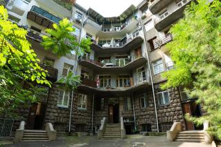 Roman Relics and Modern Style - Unique 1BR Experience - Tbilisi - 2