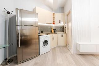 Roman Relics and Modern Style - Unique 1BR Experience - Tbilisi - 1