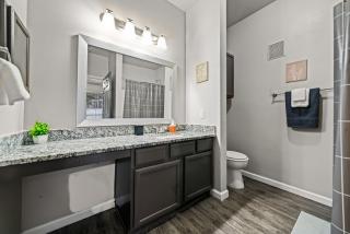 Stay 2BR 2BA Pool Access - Fort Worth - 7