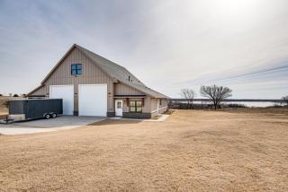 Family-Friendly Apt with Lake Views in Ponca City! - Ponca City - 0