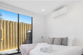Domi Rentals - The Moorabbin Townhouse - Moorabbin - 6