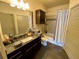 Westchase Long-term Pool King Bed fully equipped - Houston - 4