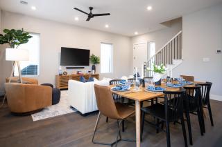 The Quad 4 Modern Suites Private Yard Grill 2 Miles to Kyle Field - College Station - 5