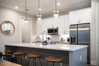 The Quad 4 Modern Suites Private Yard Grill 2 Miles to Kyle Field - College Station - 1