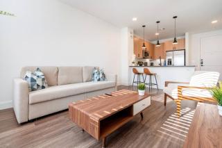 Modern Space near UT King Bed - Austin - 1