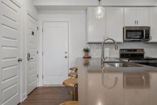 Eclectic Urban Retreat - Raleigh - 6