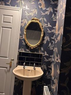 The Vales - Stylish 1-Bed with Free Parking 1-Min Walk to C2C Station - 3