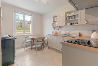 Benhams Country Cottage - - 7
