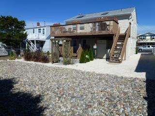 Wifi, Deck,yard, Ocean Side Duplex 2Nd Floor In Ship Bottom 10609 - 4
