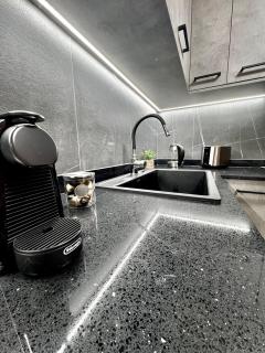 Opal Apartments Luxury by the Sea - 4