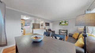 Great two bedroom family spot with convenient access to downtown - 2