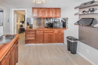 Cozy two bedroom basement unit near light rail - 3
