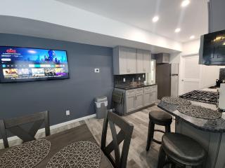 Neat Retreat-Comfortable & Cozy 2 BR,Close to all! - Atlantic City - 2