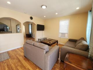 The Delancy House-Near the Bay, Casinos &Boardwalk - 5