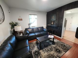 Cozy Apartment- Quick Walk to Boardwalk & Casinos - Atlantic City - 2