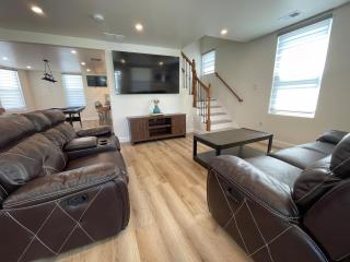 Cadillac Blue House - Luxury w/ Pool Table! - Atlantic City - 7