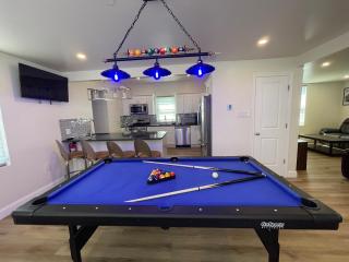 Cadillac Blue House - Luxury w/ Pool Table! - Atlantic City - 1