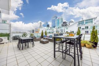 Princes Wharf with HUGE deck!! - 0